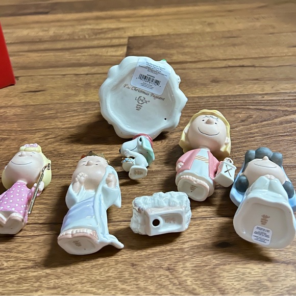 Lenox ~ Peanuts Porcelain Multi-Colors 7-Piece Christmas Pageant Figurines~ New - Picture 12 of 16